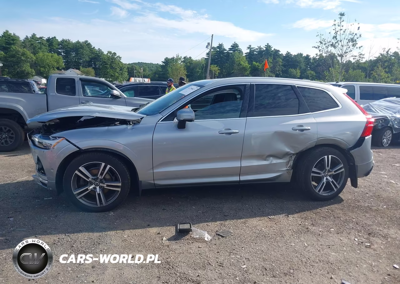 2018 Volvo Xc60 T5 Momentum VIN:YV4102RK1J1065520 - 14