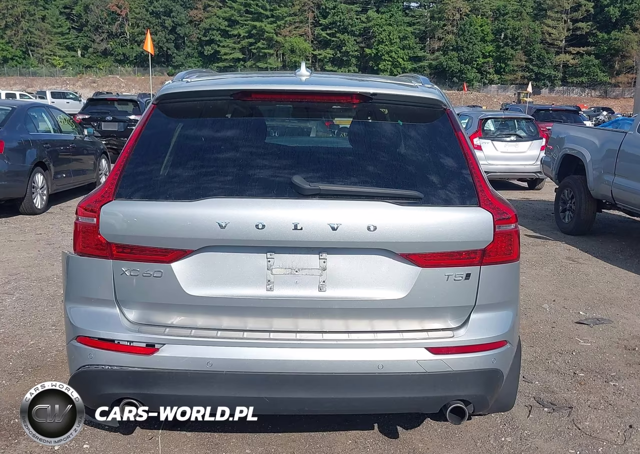 2018 Volvo Xc60 T5 Momentum VIN:YV4102RK1J1065520 - 16