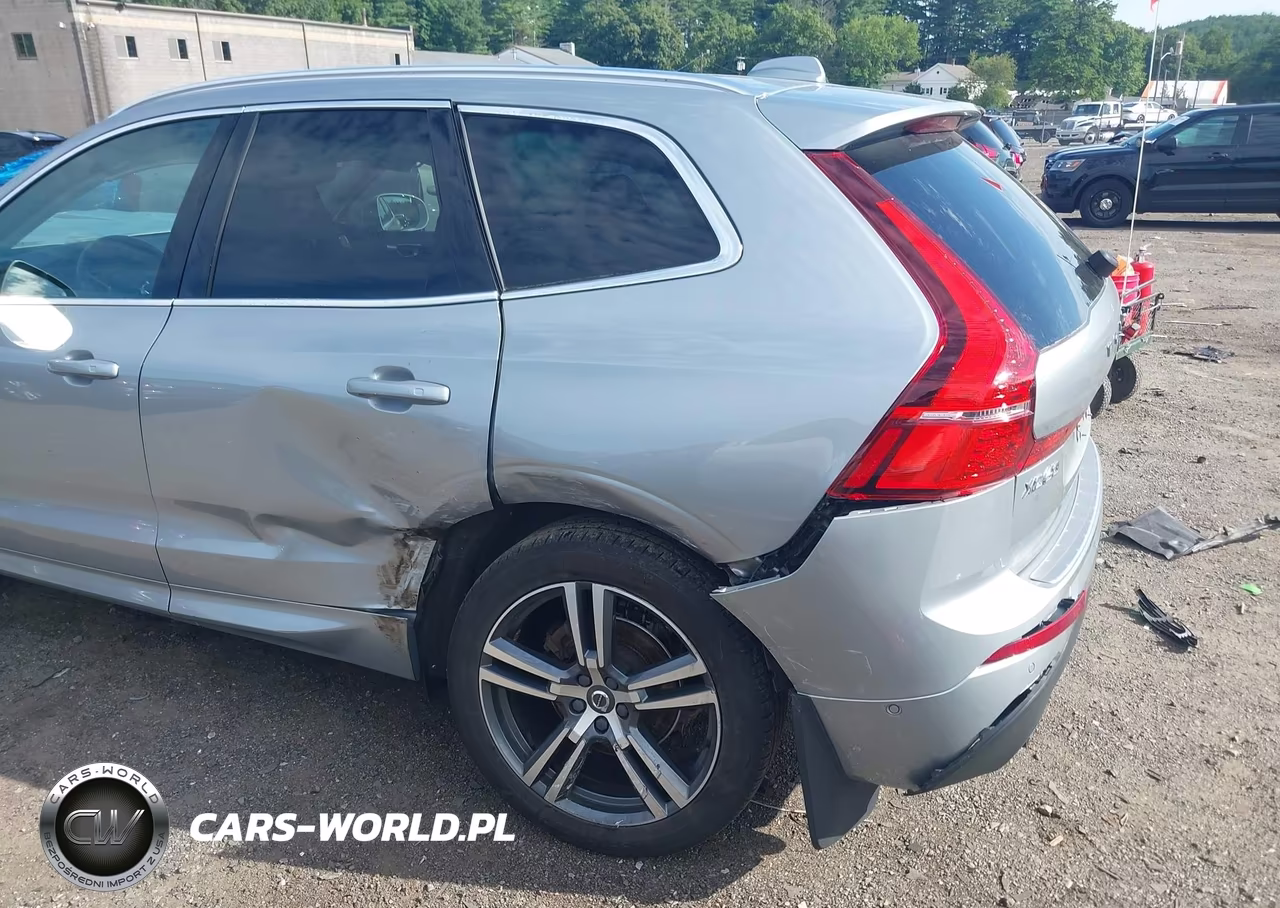 2018 Volvo Xc60 T5 Momentum VIN:YV4102RK1J1065520 - 17