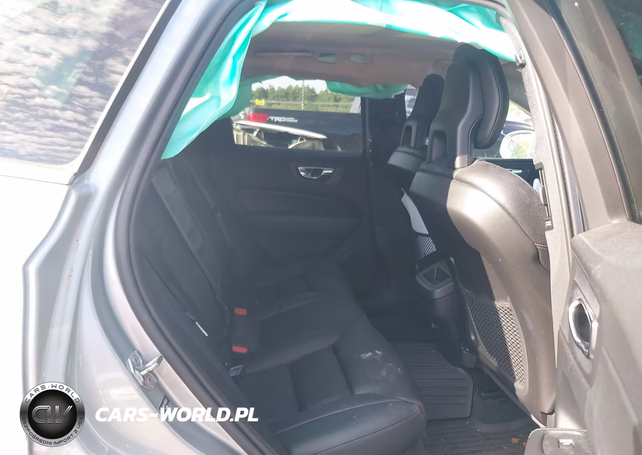 2018 Volvo Xc60 T5 Momentum VIN:YV4102RK1J1065520 - 8