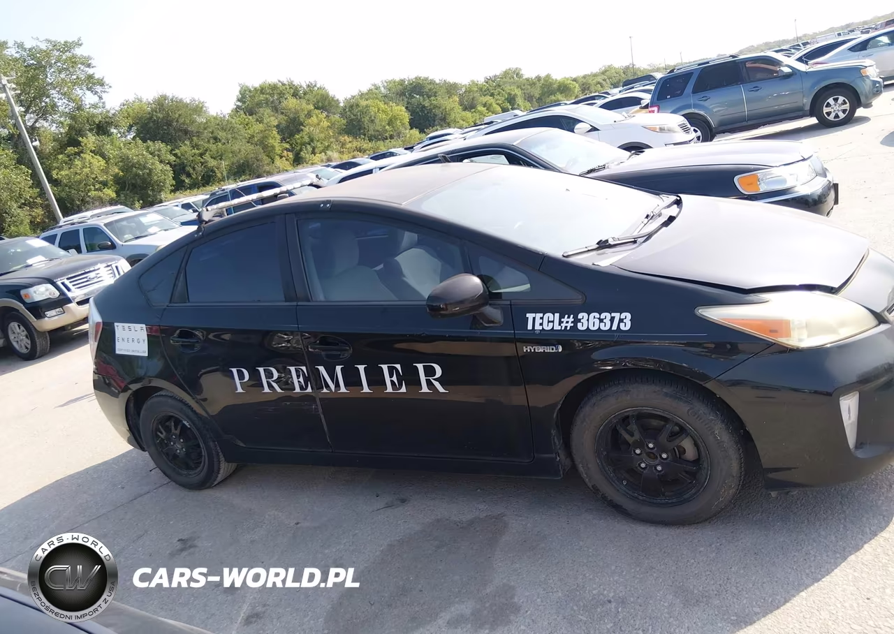 2012 Toyota Prius Two VIN:JTDKN3DU1C5438137 - 13
