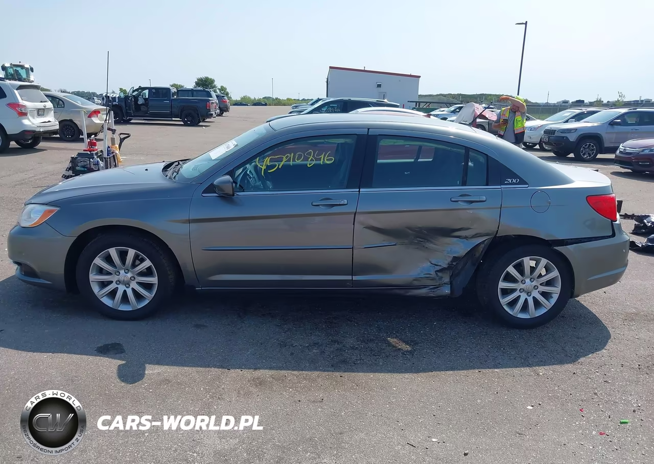 2012 Chrysler 200 Touring VIN:1C3CCBBB0CN205151 - 14