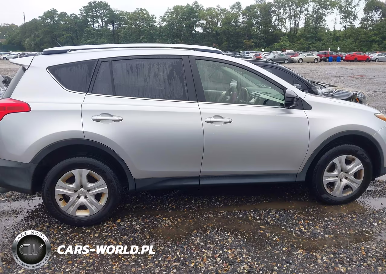 2015 Toyota Rav4 Le VIN:JTMBFREV8FD155798 - 13