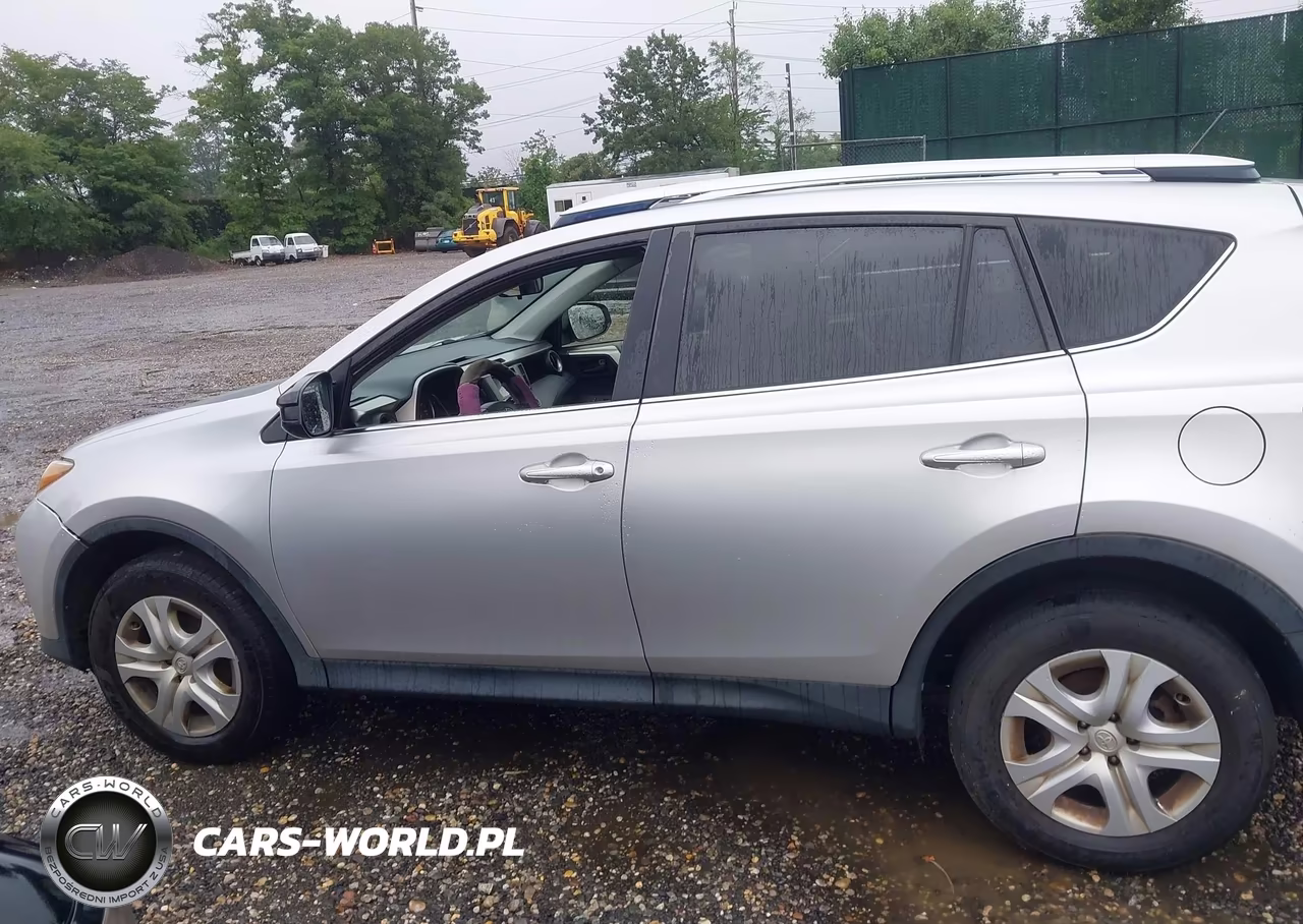 2015 Toyota Rav4 Le VIN:JTMBFREV8FD155798 - 14