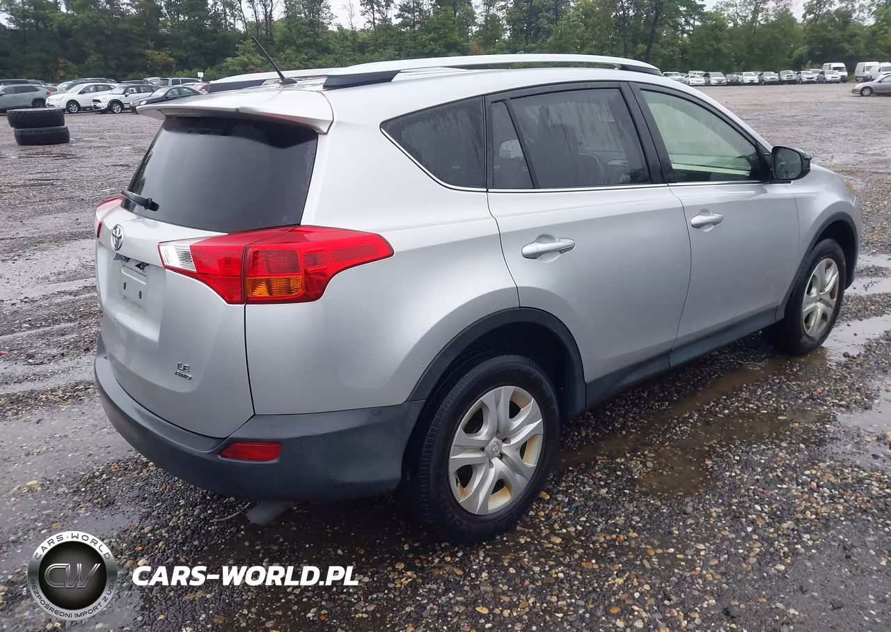 2015 Toyota Rav4 Le VIN:JTMBFREV8FD155798 - 4