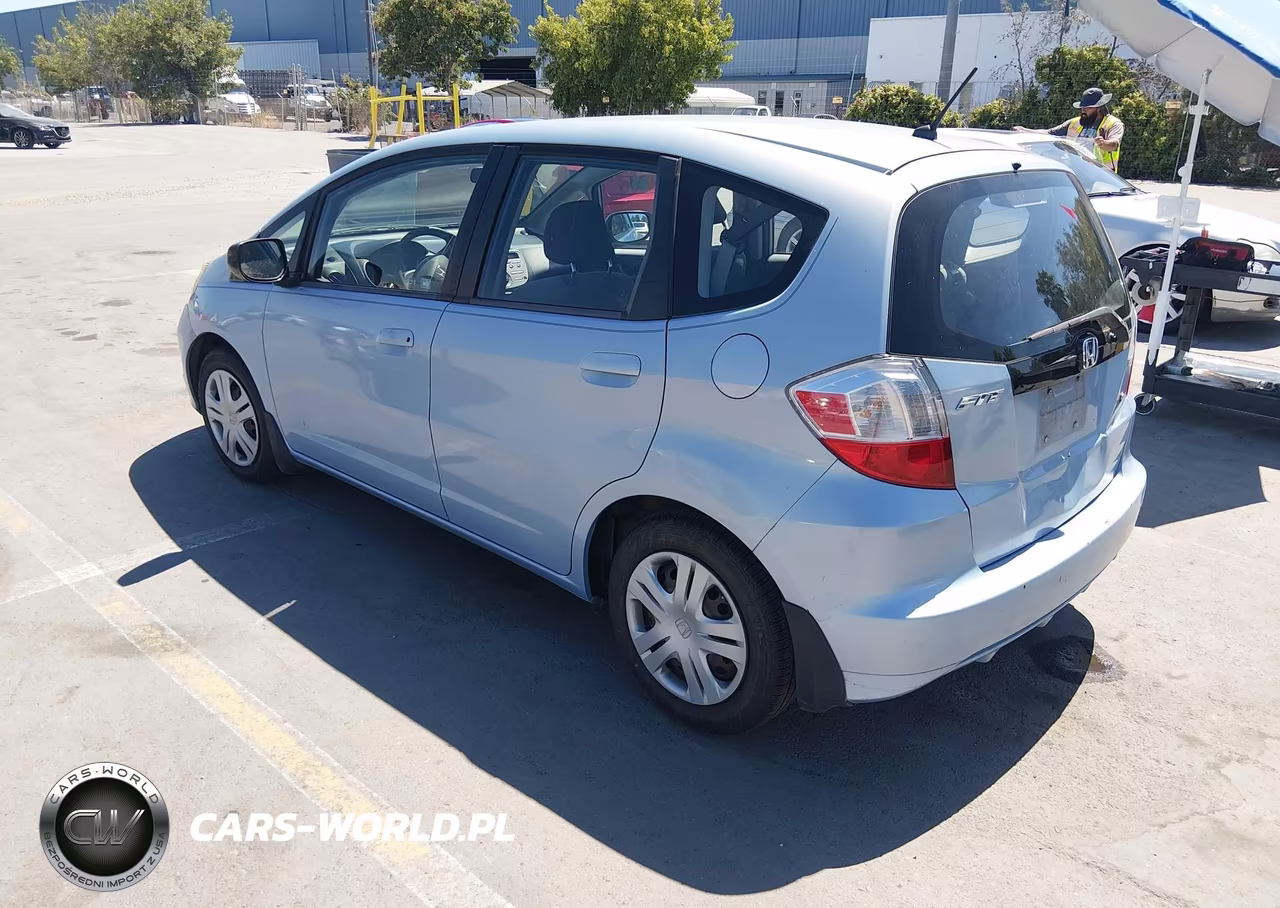 2010 Honda Fit VIN:JHMGE8H28AC036621 - 3