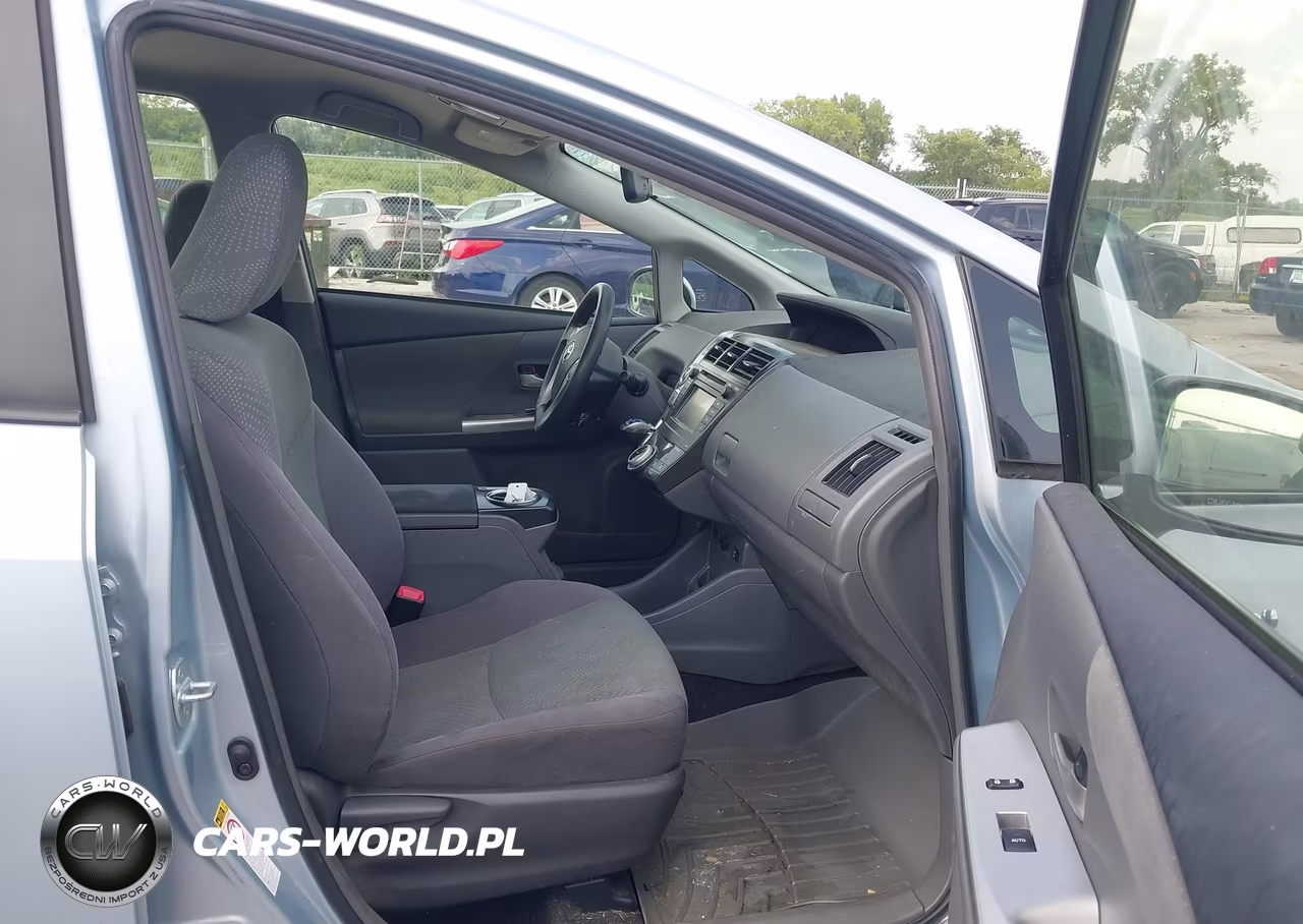 2012 Toyota Prius V Two VIN:JTDZN3EU7C3126848 - 5