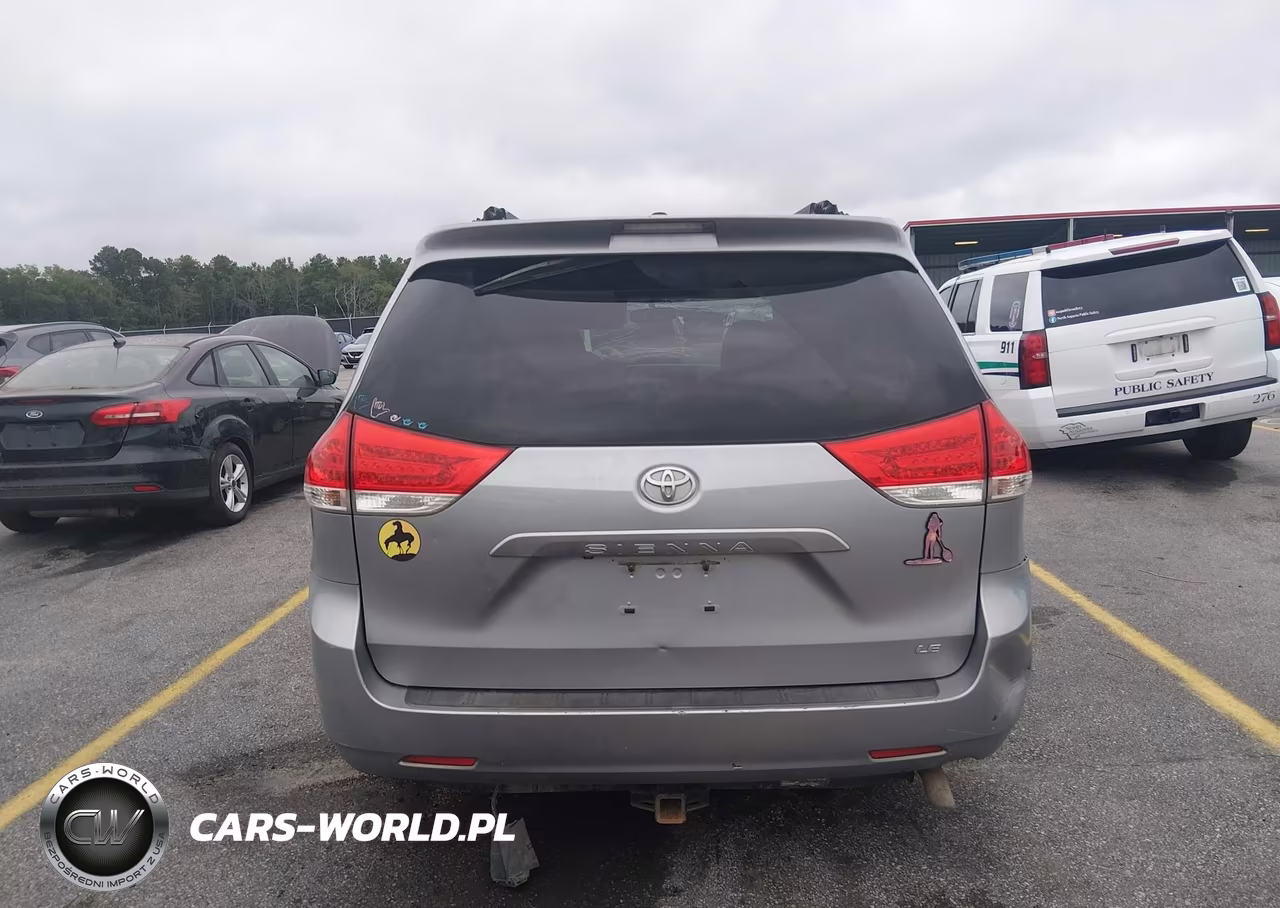 2014 Toyota Sienna Le V6 8 Passenger VIN:5TDKK3DC2ES416385 - 17