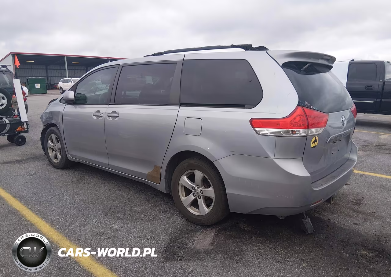 2014 Toyota Sienna Le V6 8 Passenger VIN:5TDKK3DC2ES416385 - 3