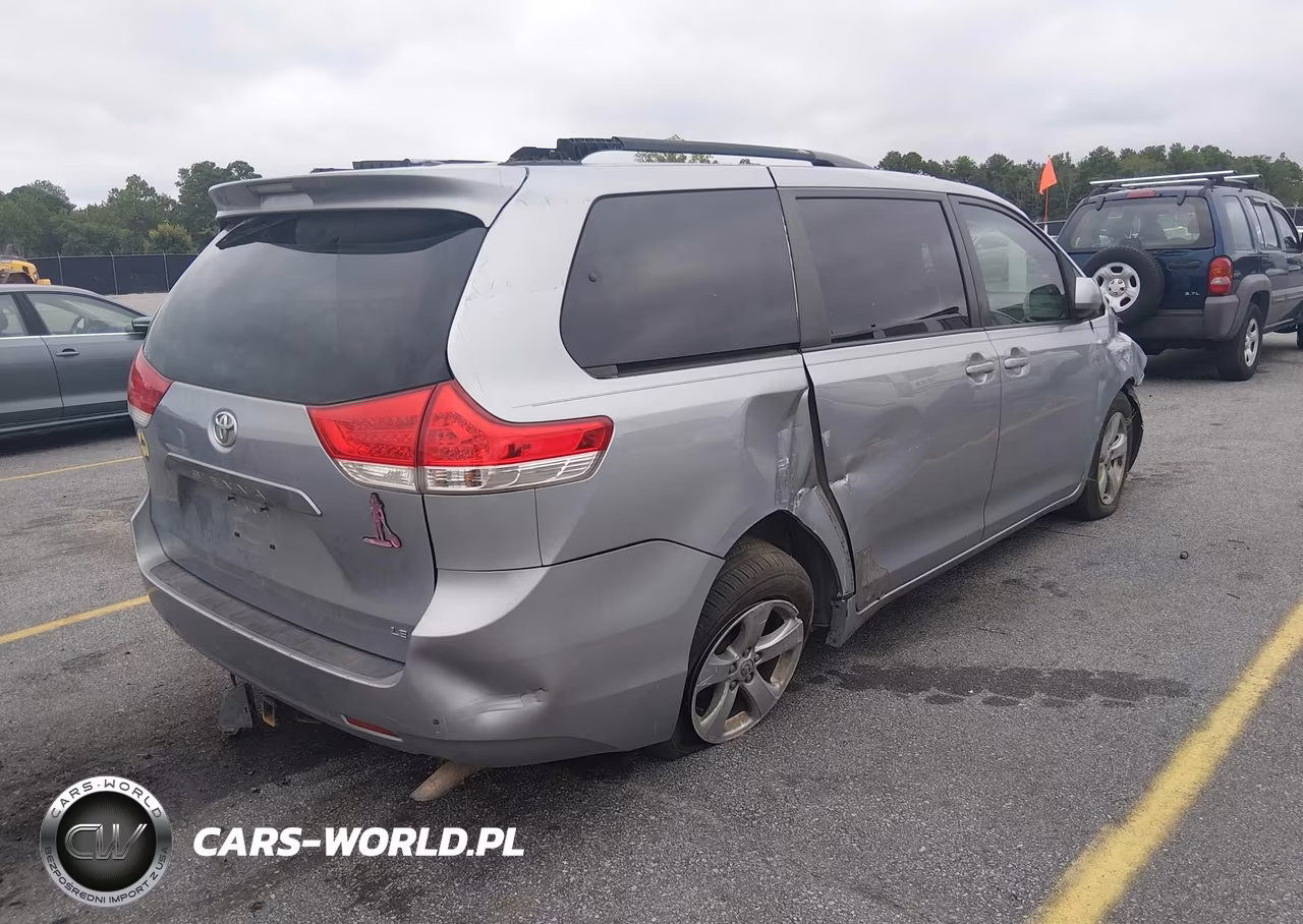 2014 Toyota Sienna Le V6 8 Passenger VIN:5TDKK3DC2ES416385 - 4