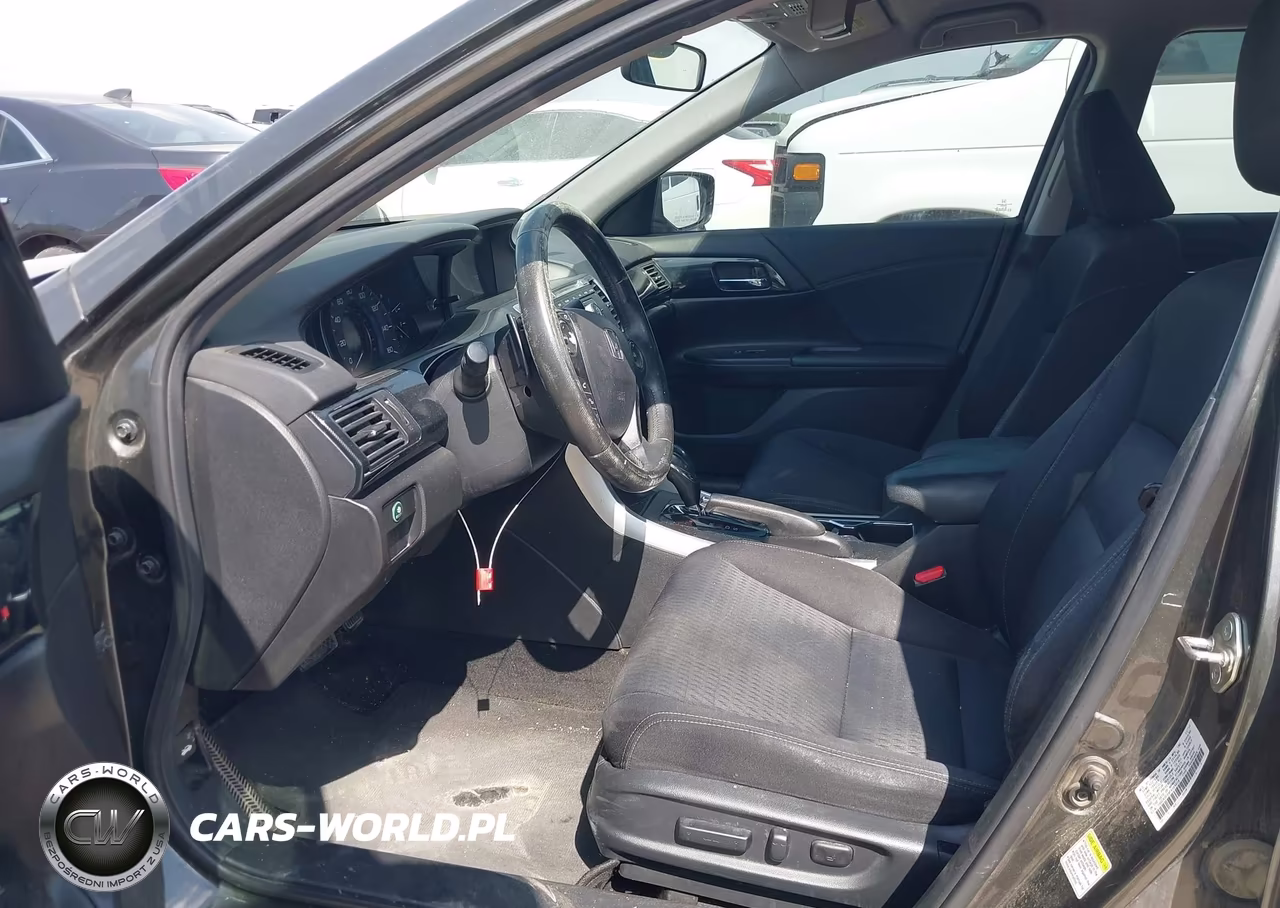 2015 Honda Accord Sport VIN:1HGCR2F58FA064079 - 17