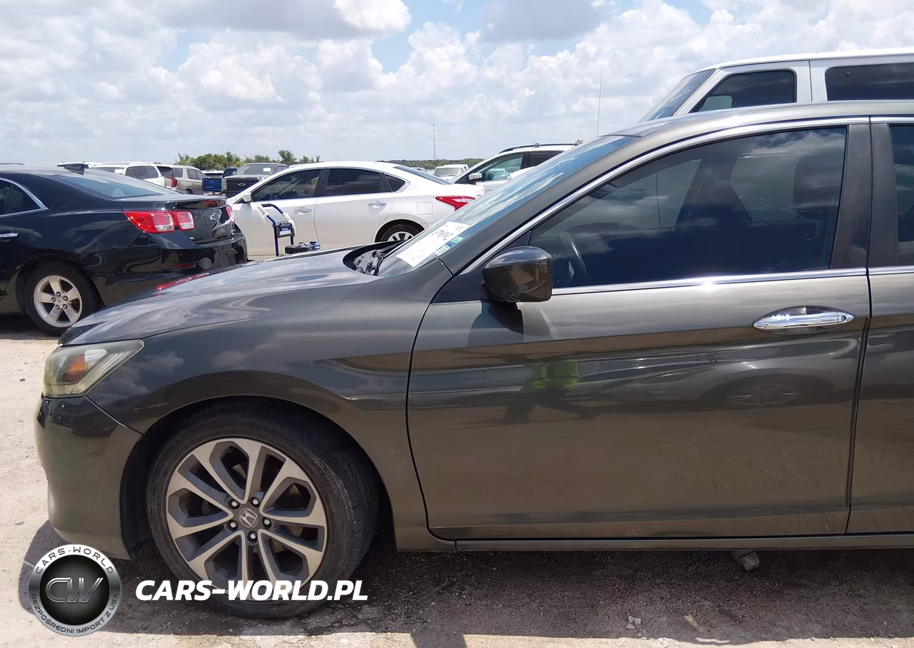 2015 Honda Accord Sport VIN:1HGCR2F58FA064079 - 19