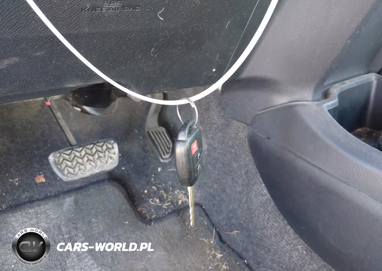 2013 Toyota Prius C Two VIN:JTDKDTB37D1557140 - 11