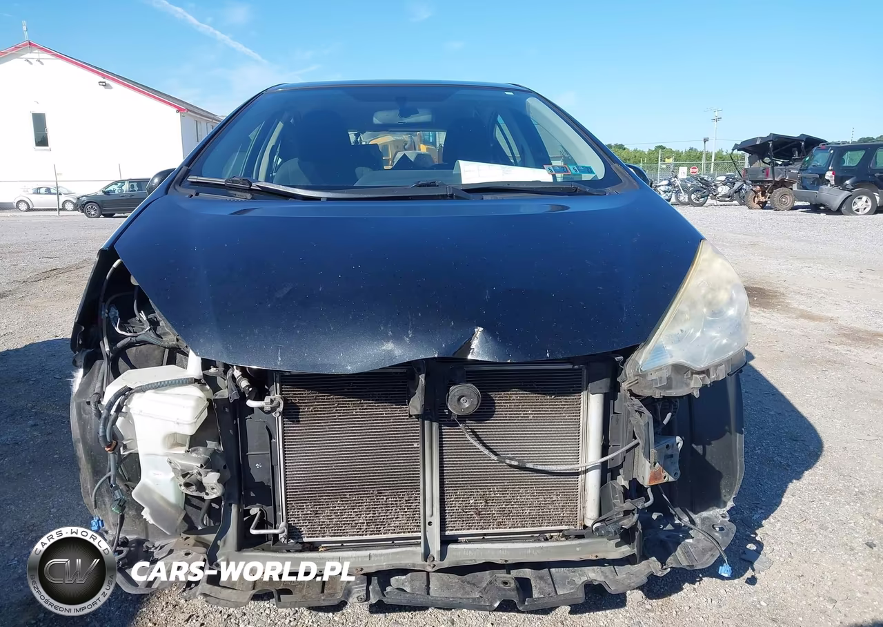 2013 Toyota Prius C Two VIN:JTDKDTB37D1557140 - 12
