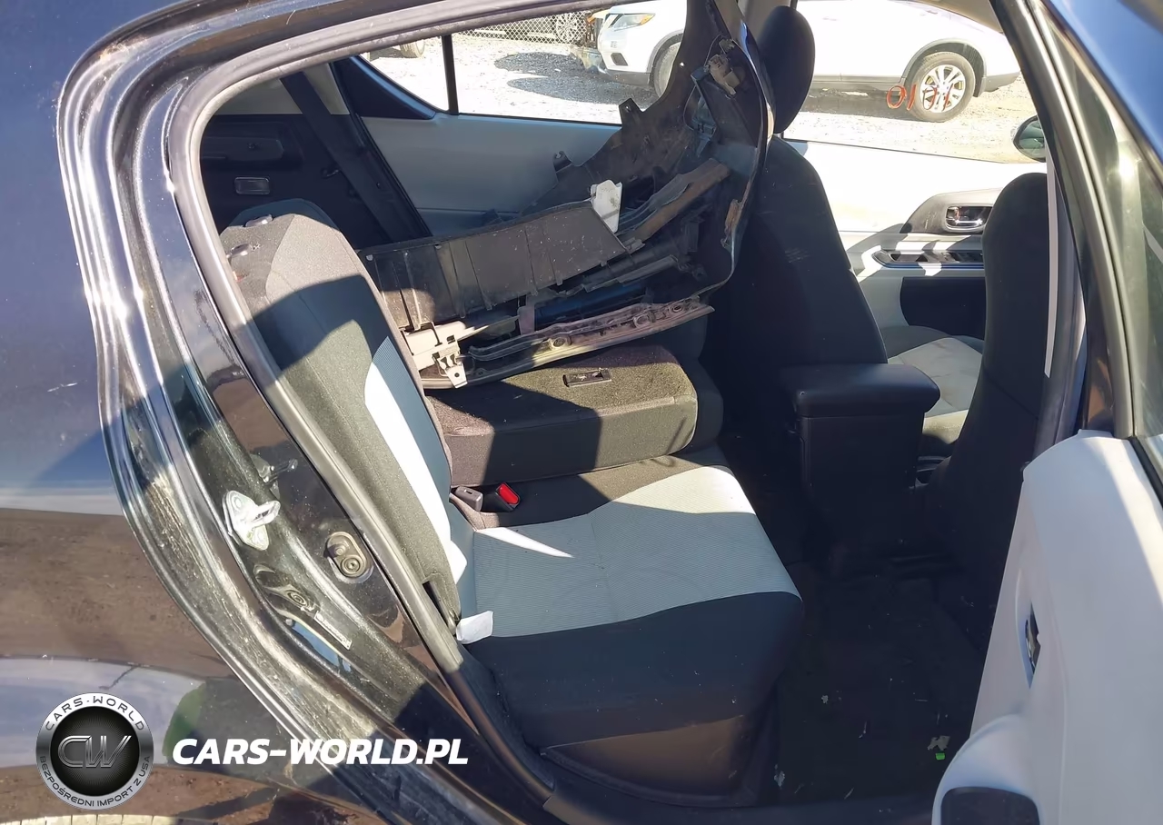 2013 Toyota Prius C Two VIN:JTDKDTB37D1557140 - 8