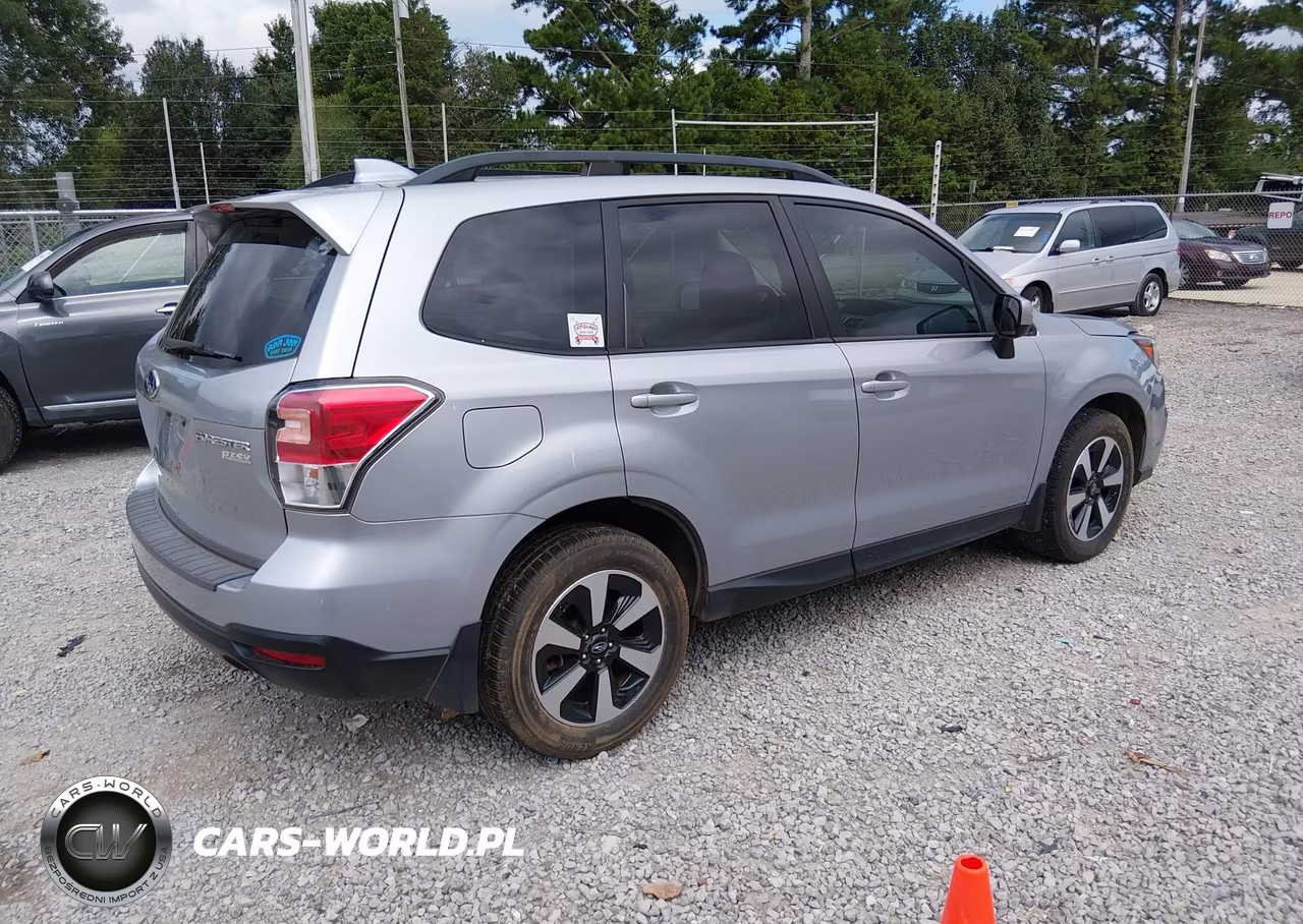 2017 Subaru Forester 2.5I Premium VIN:JF2SJAGC8HH515502 - 4