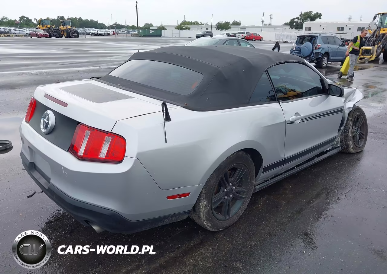 2012 Ford Mustang V6 VIN:1ZVBP8EM9C5273201 - 4
