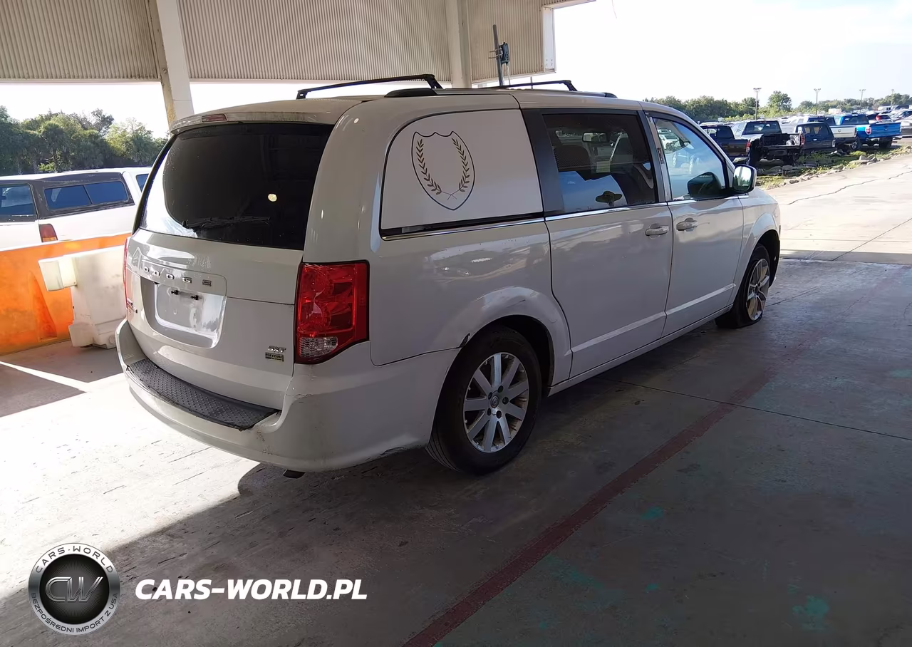 2019 Dodge Grand Caravan Sxt VIN:2C4RDGCG3KR753673 - 4