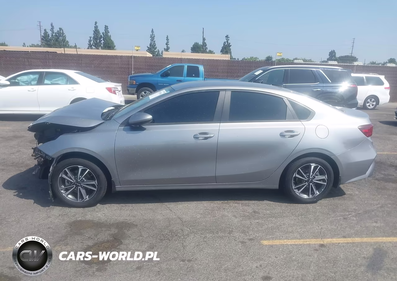 2023 Kia Forte Lxs VIN:3KPF24AD1PE669067 - 14
