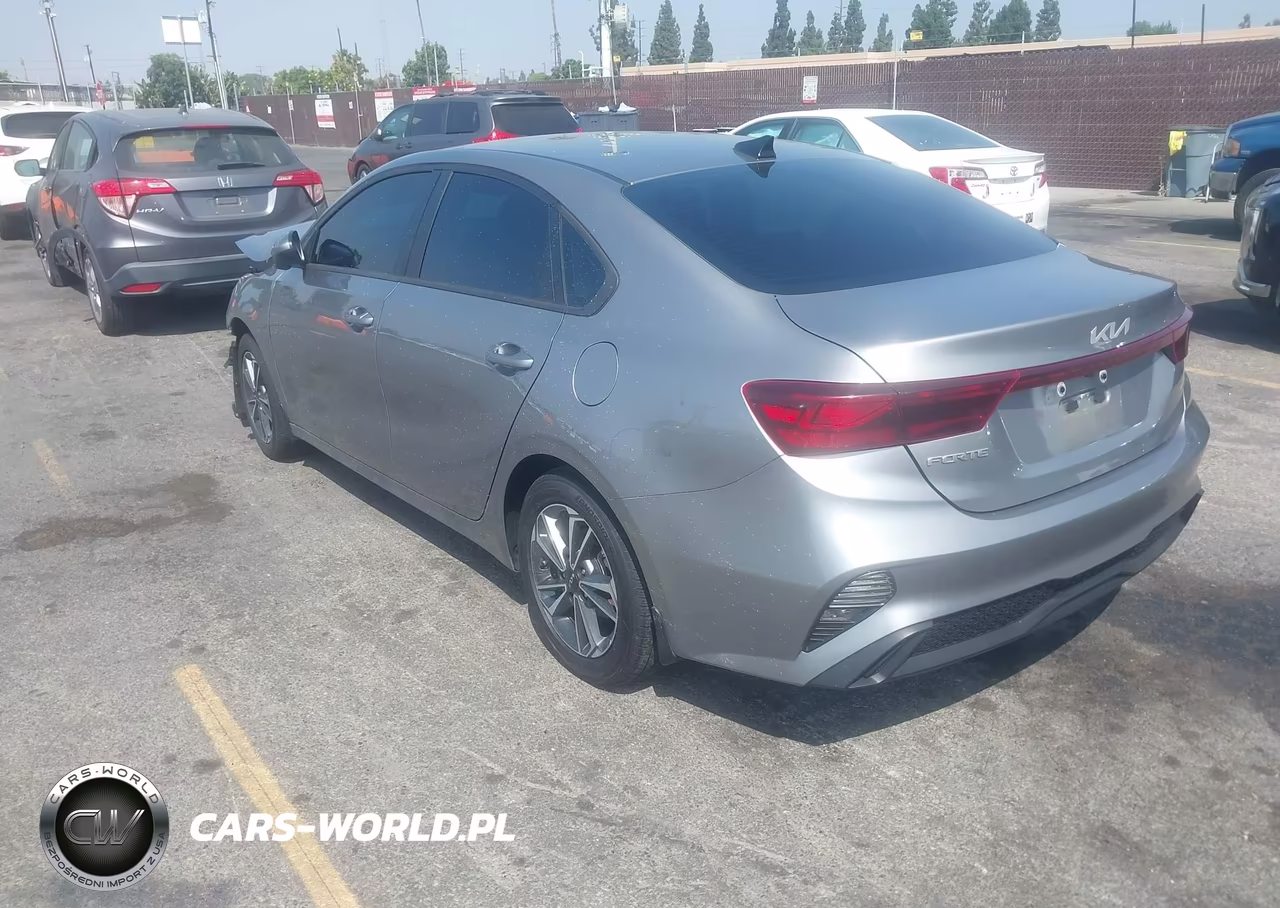 2023 Kia Forte Lxs VIN:3KPF24AD1PE669067 - 3