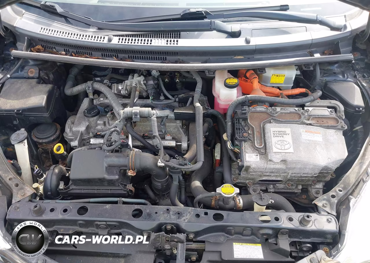 2012 Toyota Prius C Three VIN:JTDKDTB38C1017083 - 10