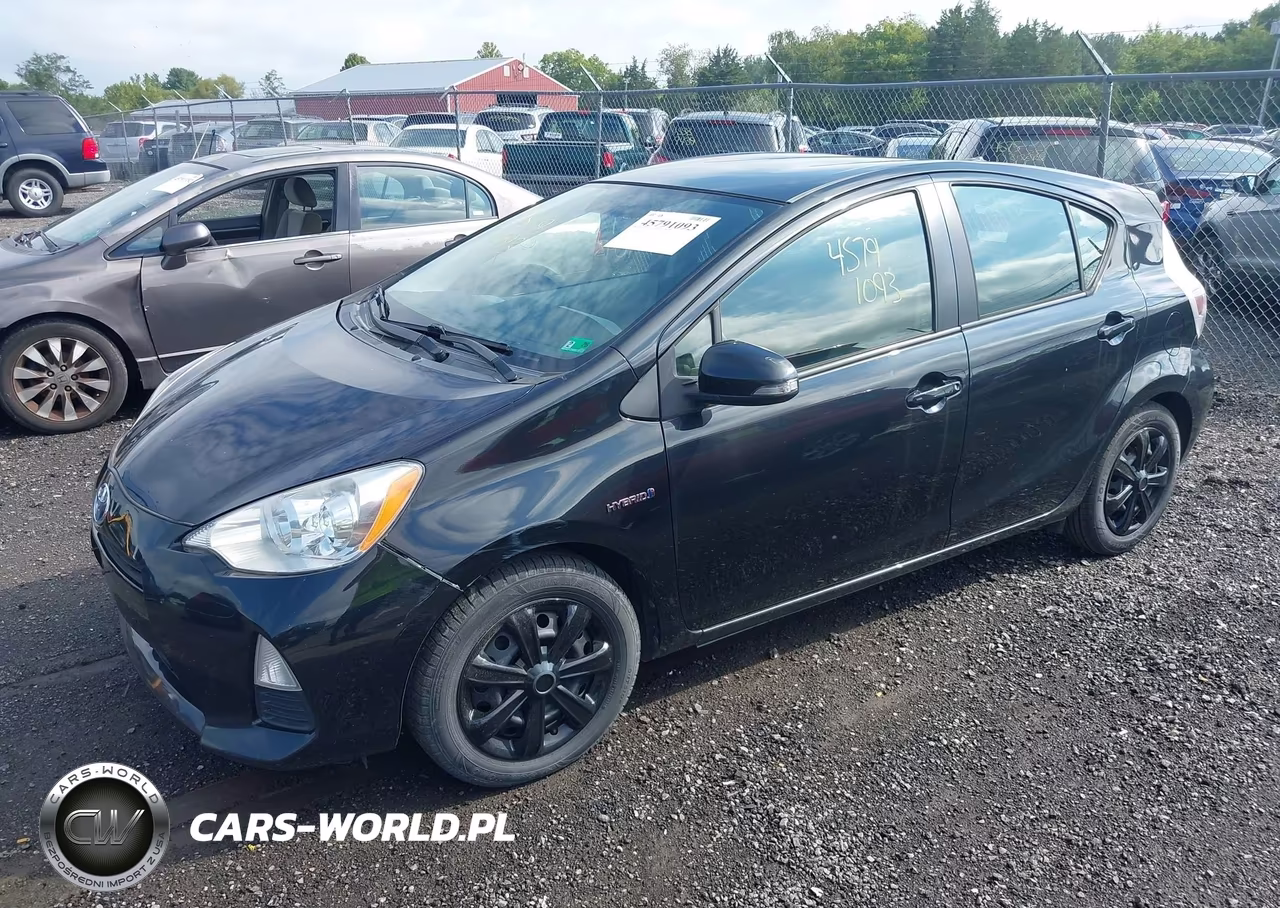 2012 Toyota Prius C Three VIN:JTDKDTB38C1017083 - 2