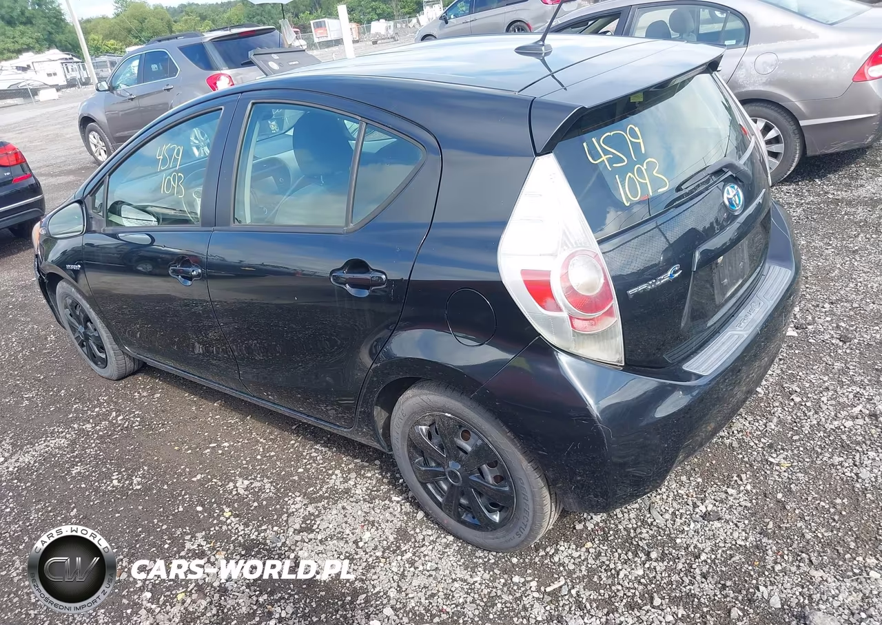 2012 Toyota Prius C Three VIN:JTDKDTB38C1017083 - 3