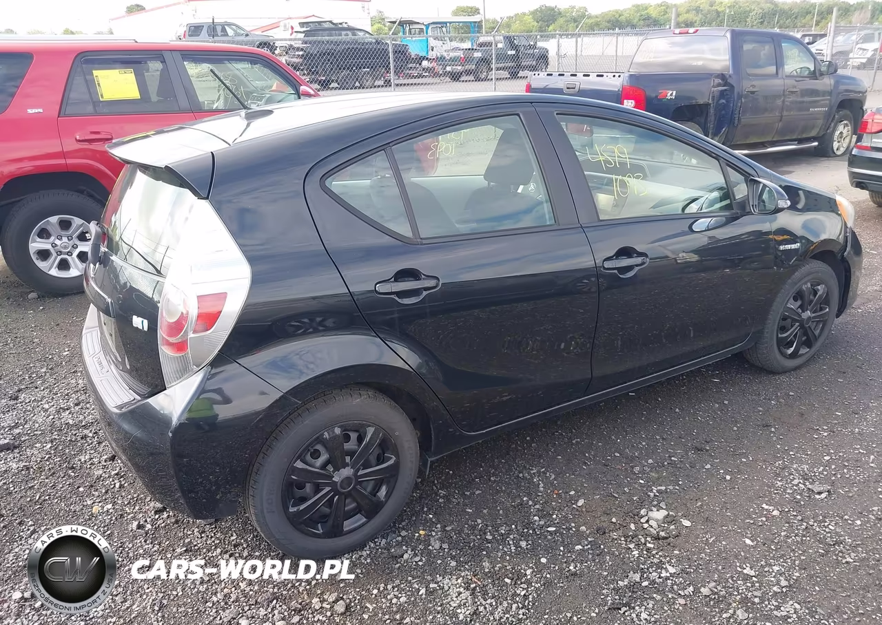 2012 Toyota Prius C Three VIN:JTDKDTB38C1017083 - 4