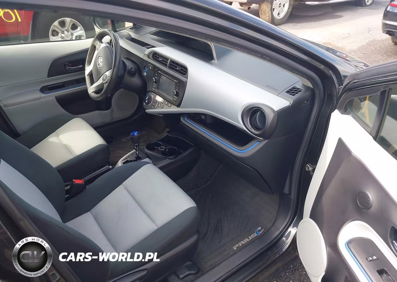 2012 Toyota Prius C Three VIN:JTDKDTB38C1017083 - 5