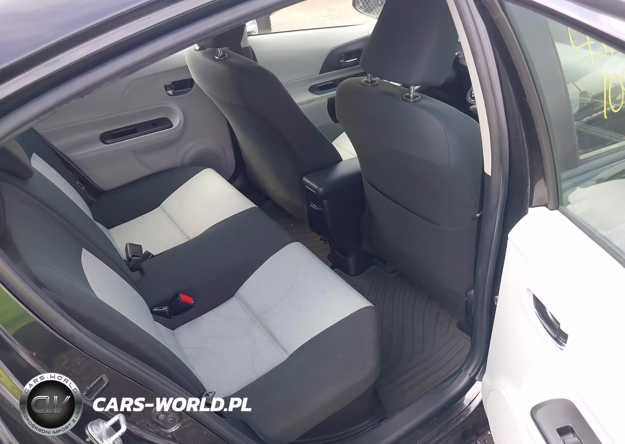 2012 Toyota Prius C Three VIN:JTDKDTB38C1017083 - 8