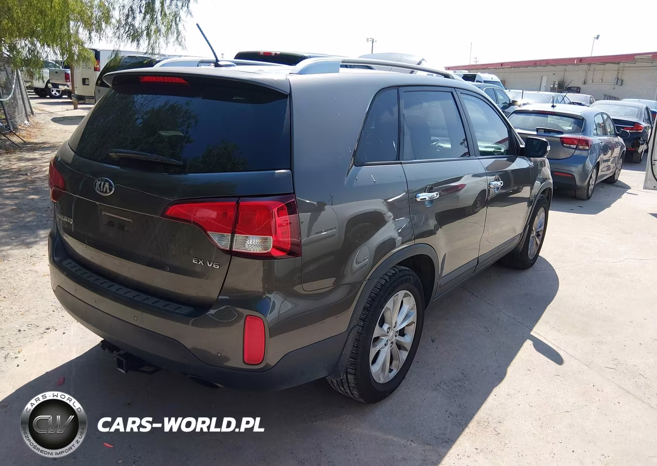 2015 Kia Sorento Ex V6 VIN:5XYKU4A75FG631684 - 4