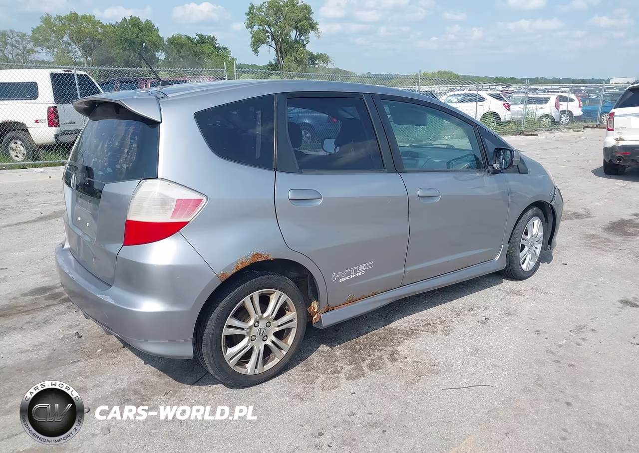 2009 Honda Fit Sport VIN:JHMGE88449S035324 - 4