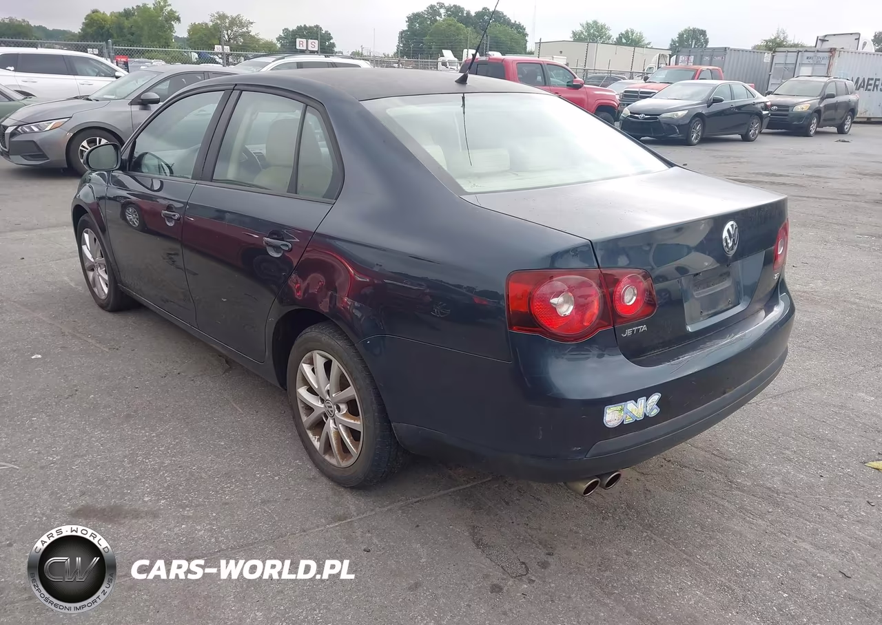 2010 Volkswagen Jetta Limited Edition VIN:3VWRX7AJ4AM136114 - 3