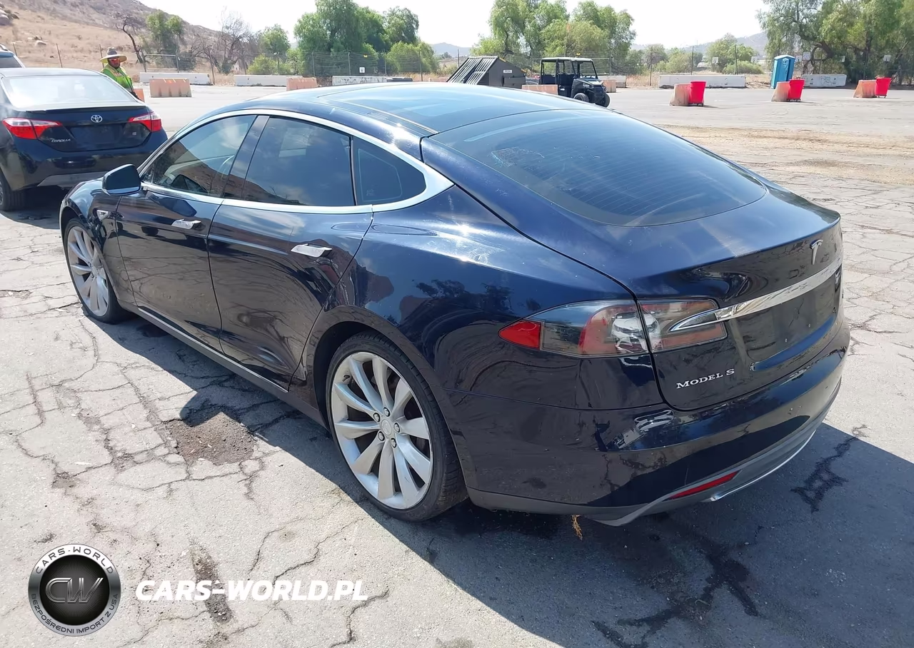 2013 Tesla Model S Performance VIN:5YJSA1DP7DFP11611 - 3