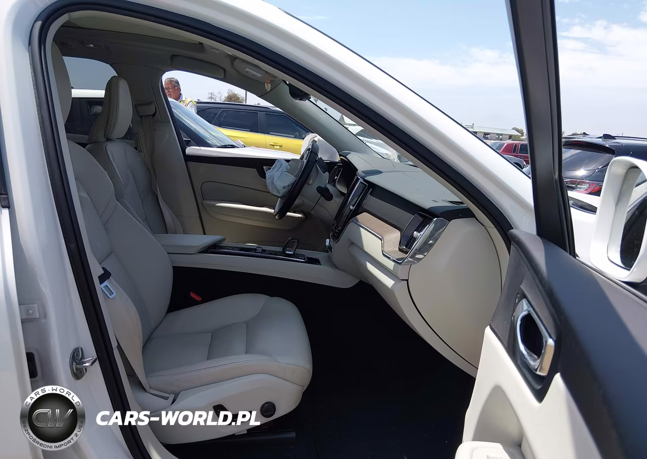 2022 Volvo Xc60 B5 Momentum VIN:YV4L12RKXN1019924 - 5