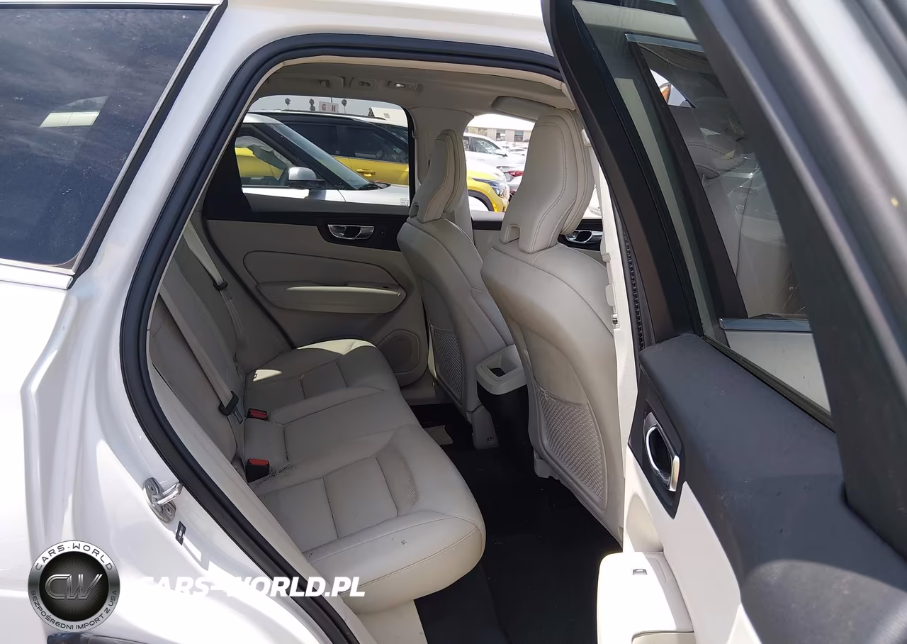 2022 Volvo Xc60 B5 Momentum VIN:YV4L12RKXN1019924 - 8