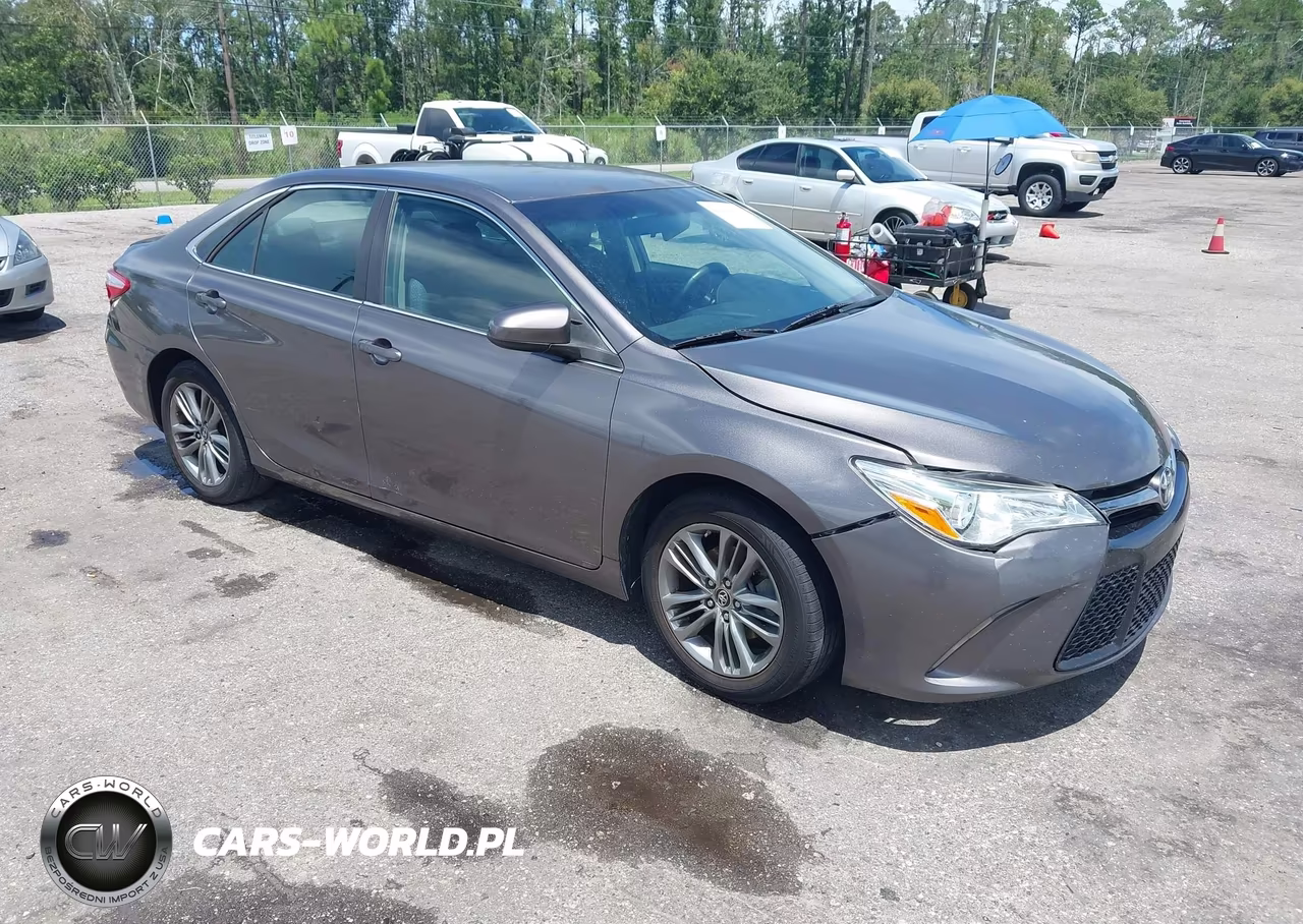 2015 Toyota Camry Se – zdjęcie 1 z 19