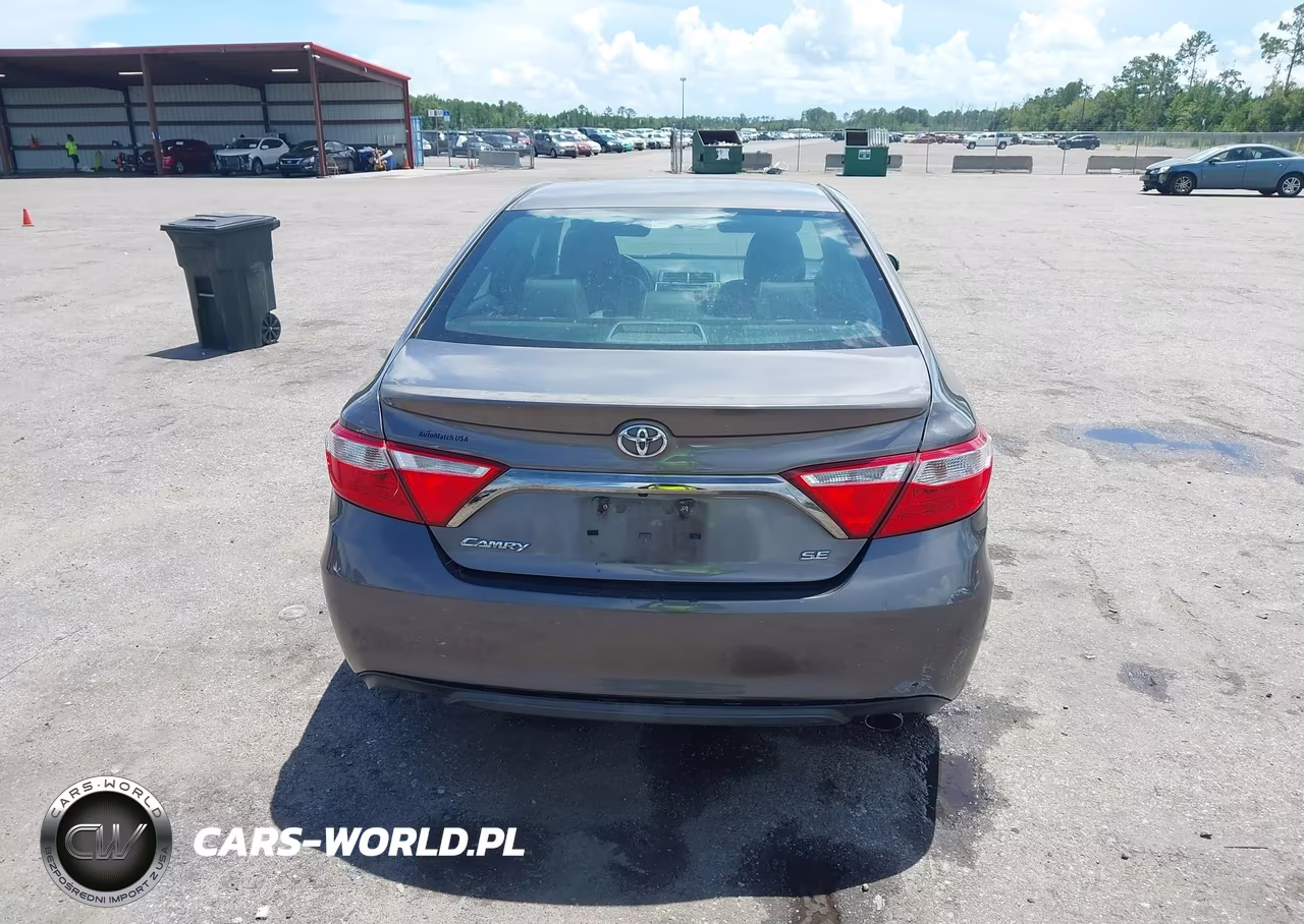 2015 Toyota Camry Se VIN:4T1BF1FK9FU882868 - 17