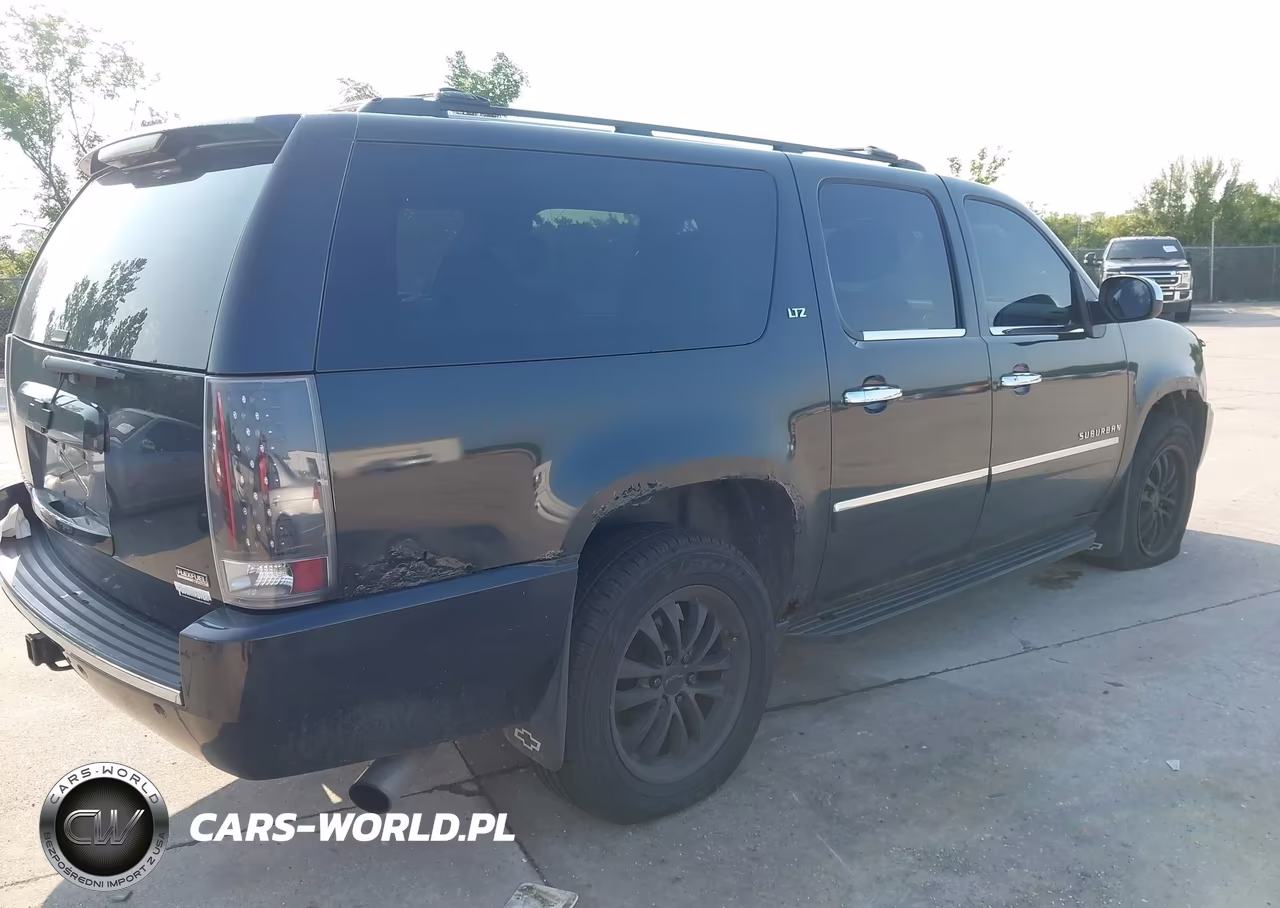 2010 Chevrolet Suburban 1500 Ltz VIN:1GNUKKE3XAR178755 - 4