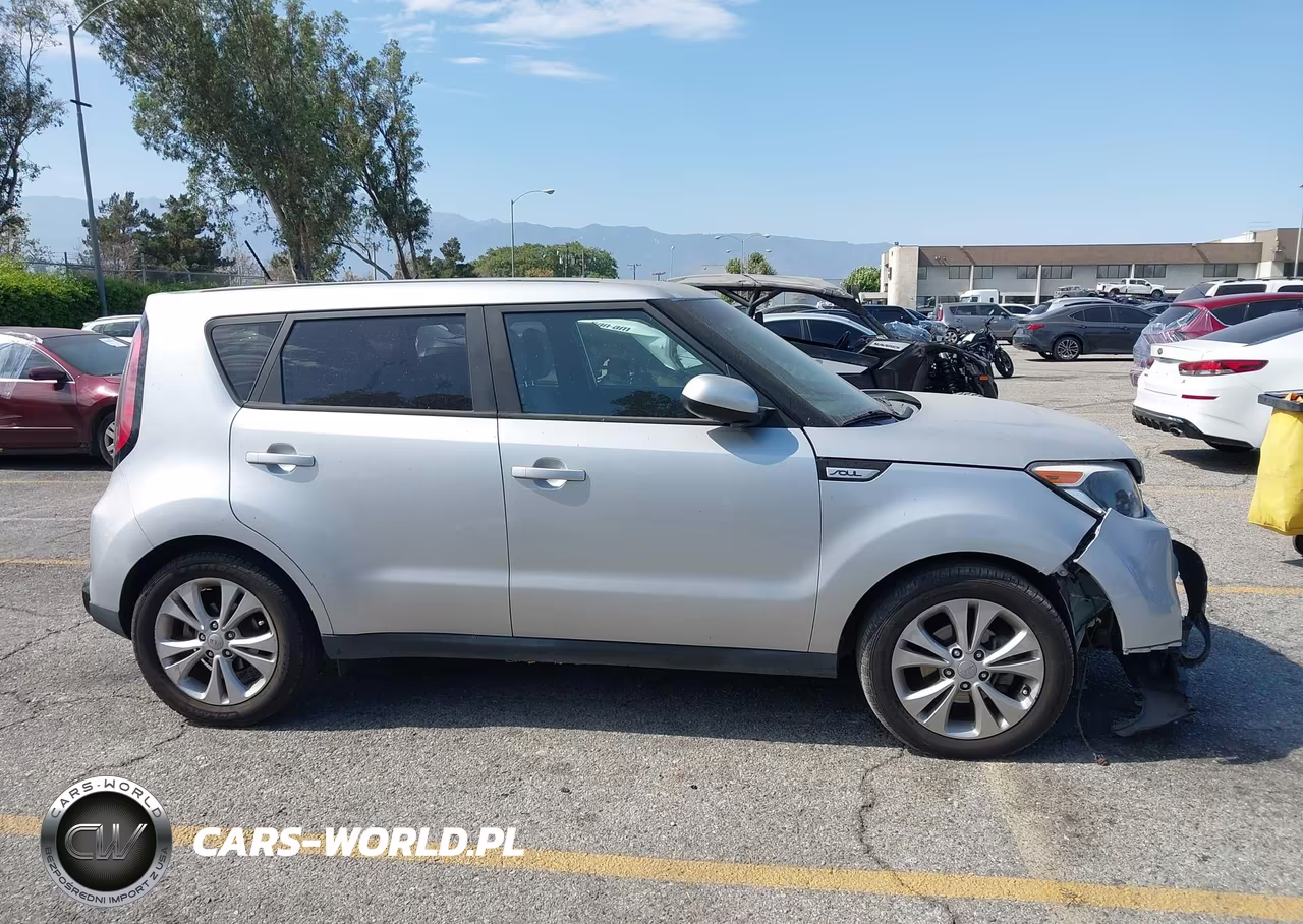 2016 Kia Soul + VIN:KNDJP3A55G7869447 - 13