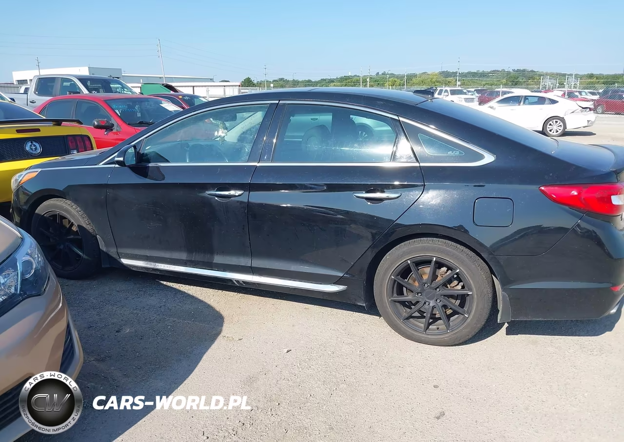 2016 Hyundai Sonata Limited VIN:5NPE34AF3GH333121 - 14