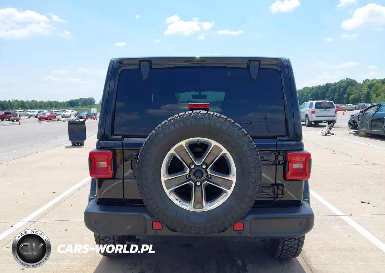 2021 Jeep Wrangler Unlimited Sahara 4X4 VIN:1C4HJXEG9MW801334 - 16