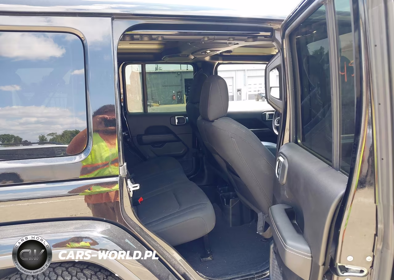 2021 Jeep Wrangler Unlimited Sahara 4X4 VIN:1C4HJXEG9MW801334 - 8