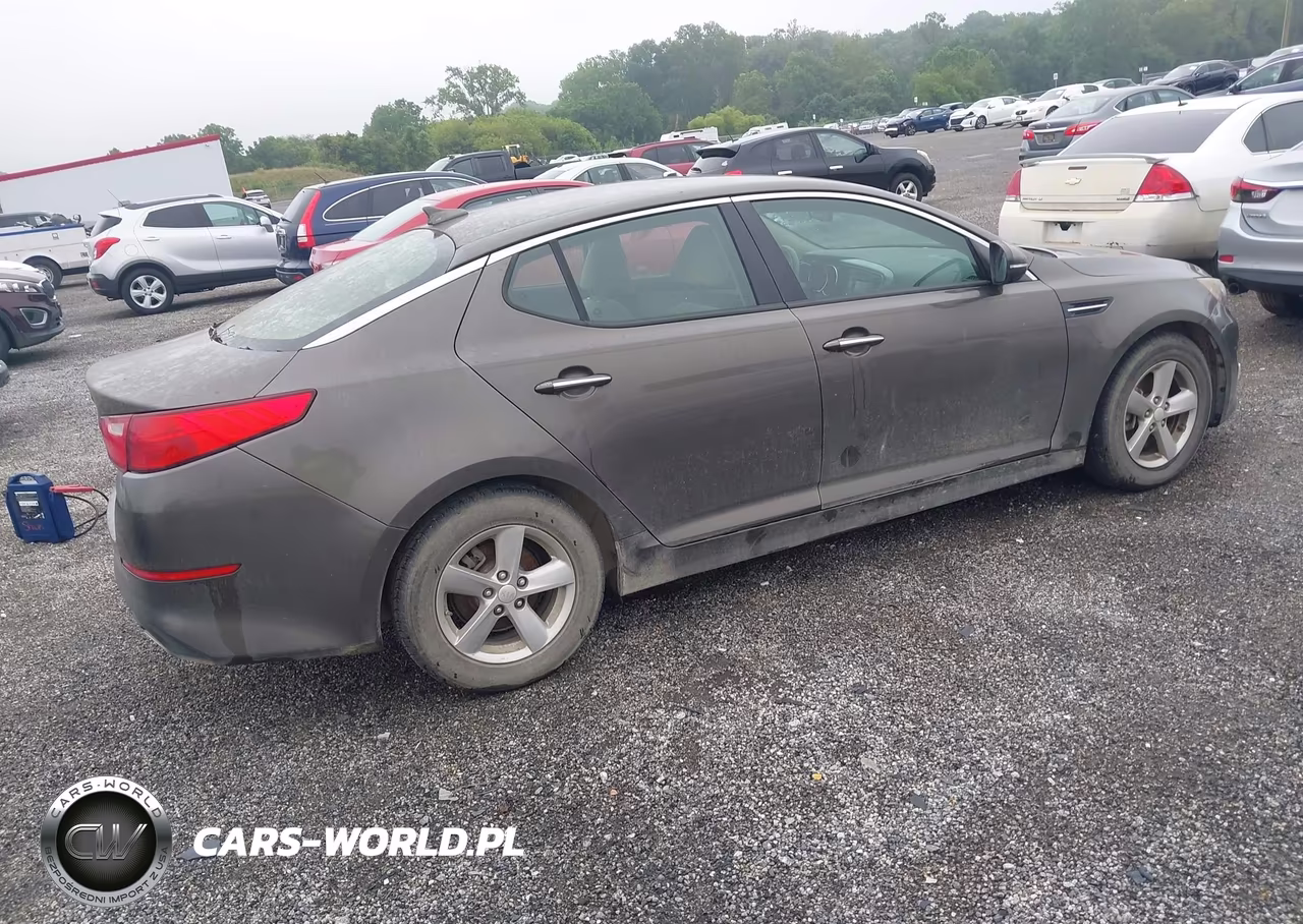 2015 Kia Optima Lx VIN:5XXGM4A72FG354230 - 4