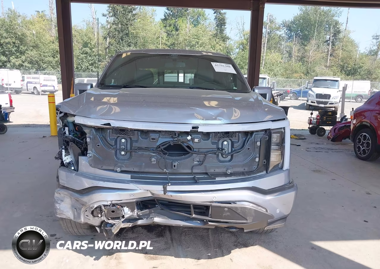 2022 Ford F-150 Lightning Lariat VIN:1FTVW1EL7NWG16733 - 12