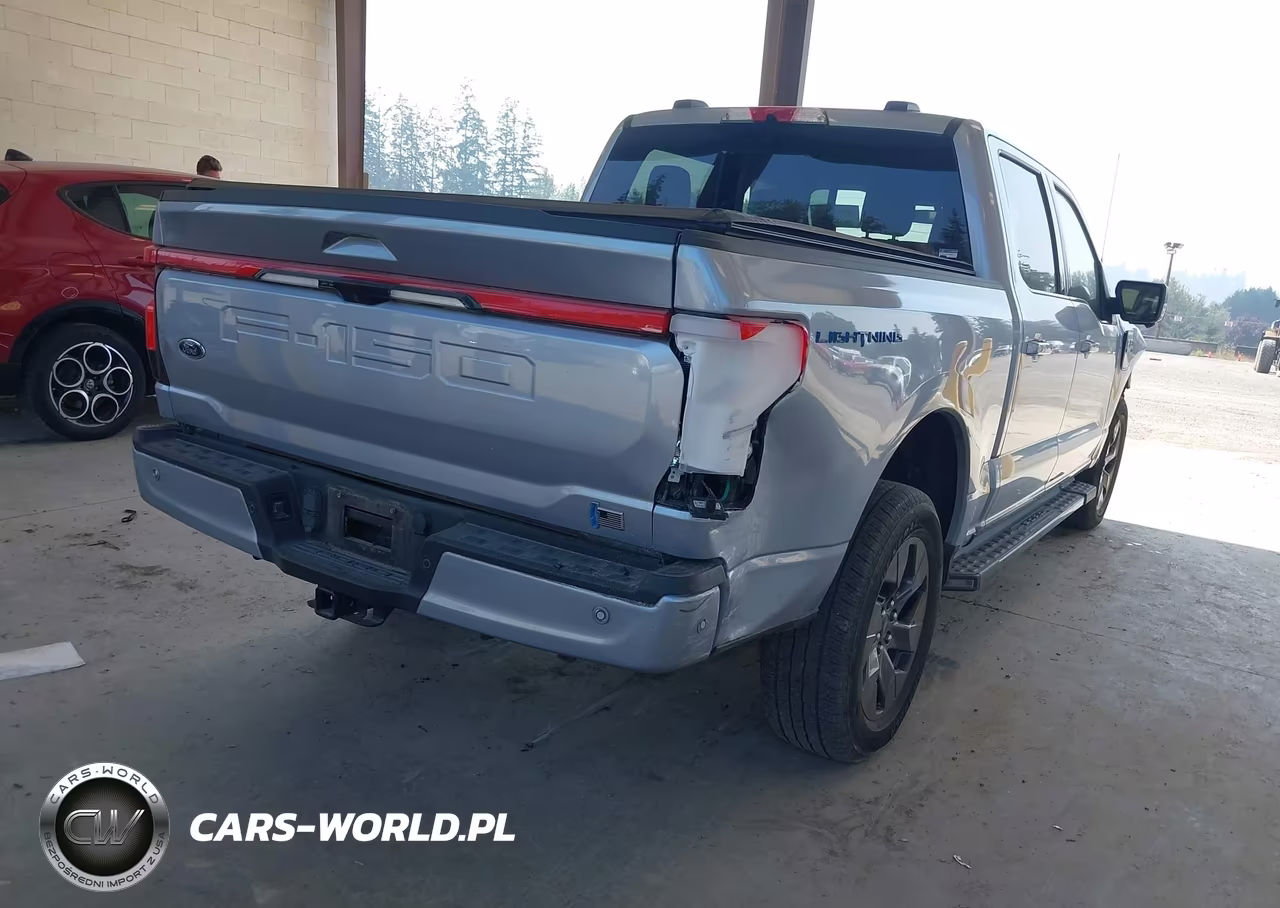 2022 Ford F-150 Lightning Lariat VIN:1FTVW1EL7NWG16733 - 4