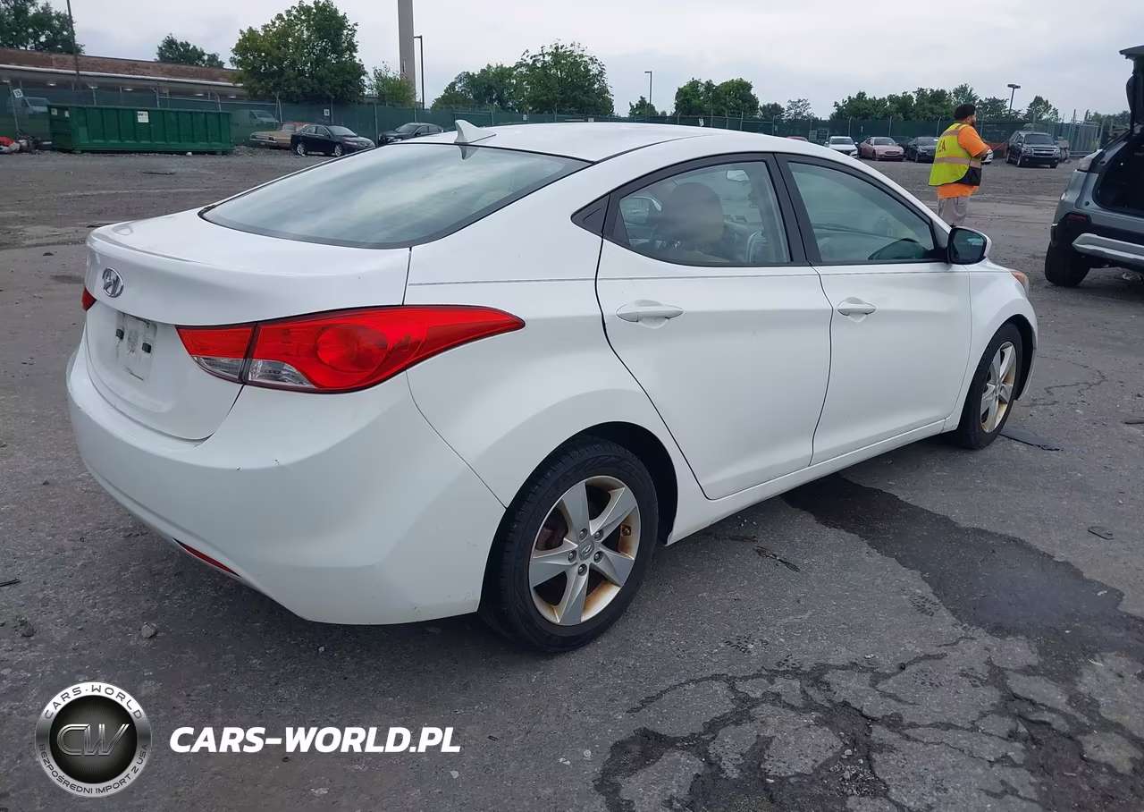2013 Hyundai Elantra Gls VIN:5NPDH4AEXDH337781 - 4
