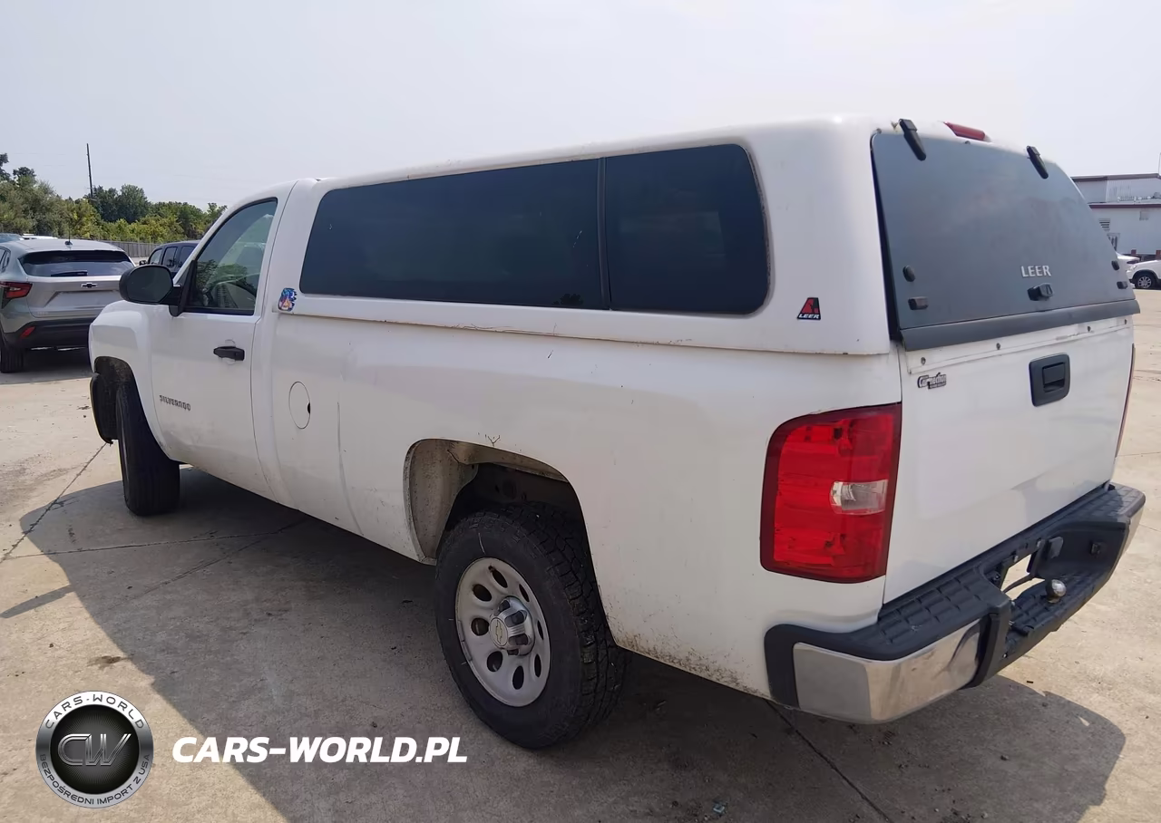 2010 Chevrolet Silverado 1500 Work Truck VIN:1GCPCPEX4AZ259477 - 3