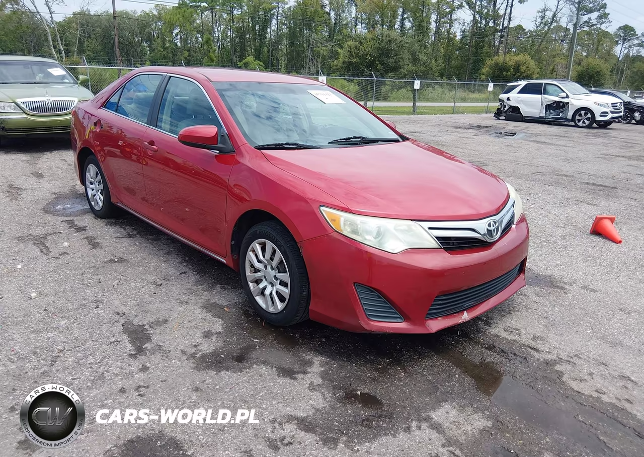 2012 Toyota Camry Le – zdjęcie 1 z 11