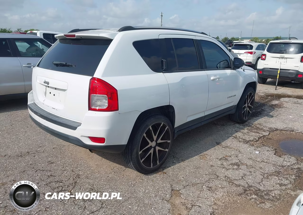 2012 Jeep Compass Sport VIN:1C4NJCBA8CD550571 - 4